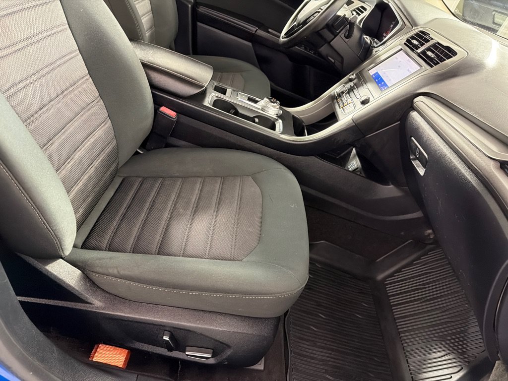 Used 2020 Ford Fusion SE AWD/4WD image 22