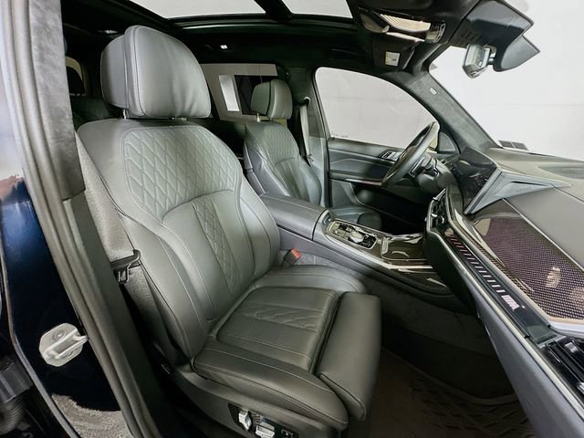 Used 2025 BMW X7 M60i w/ Executive Package image 32