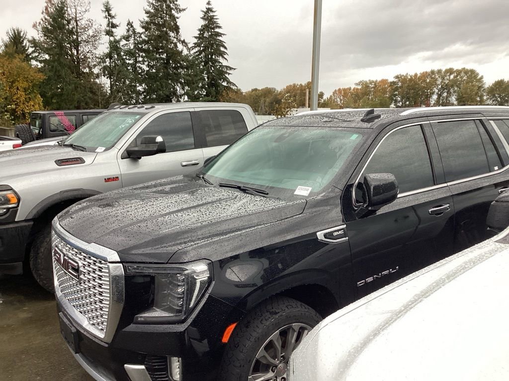 Used 2021 GMC Yukon Denali w/ Denali Premium Package image 11