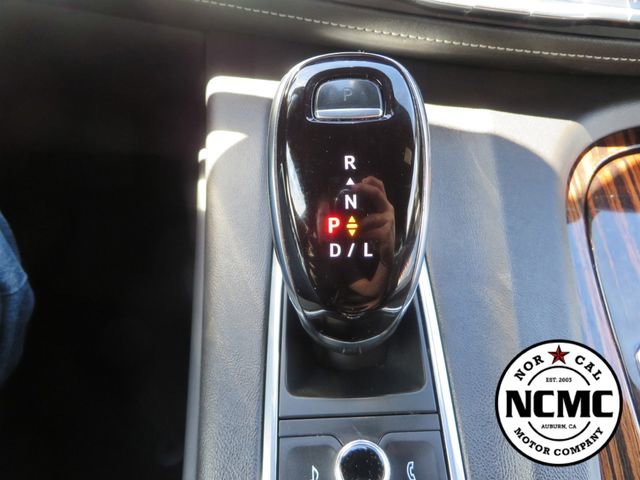 Used 2023 Cadillac Escalade Premium Luxury AWD/4WD image 29