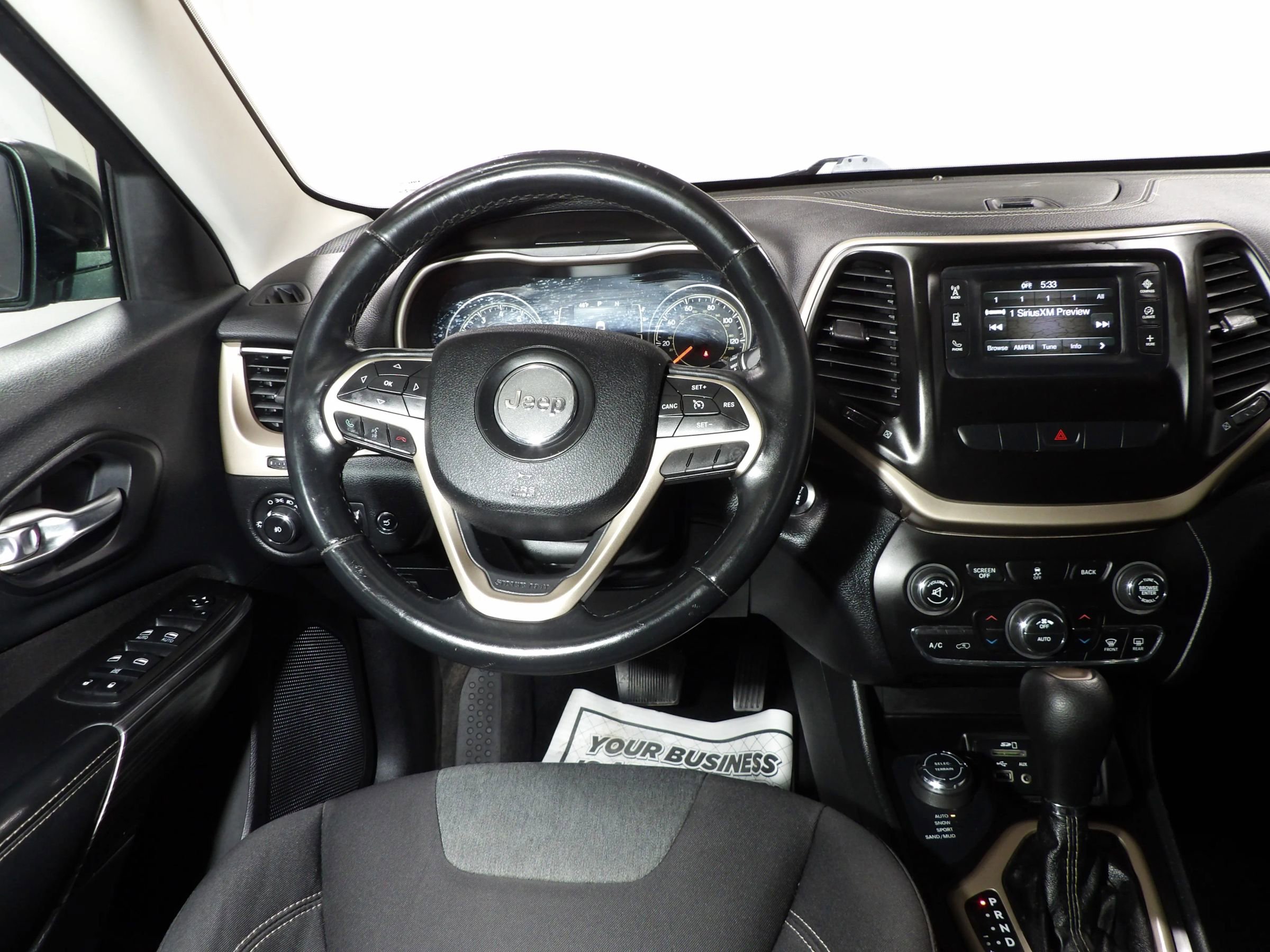 Used 2014 Jeep Cherokee Latitude w/ Comfort/Convenience Group AWD/4WD image 14