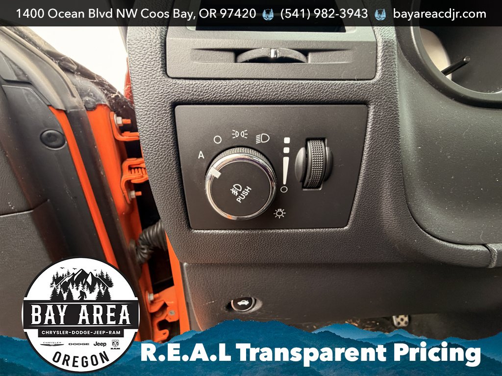 Used 2014 Dodge Challenger R/T RWD image 17