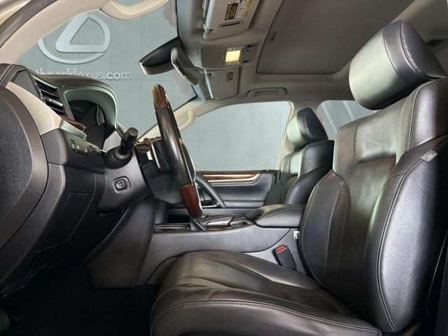 Used 2020 Lexus LX 570 4WD w/ Luxury Package image 7