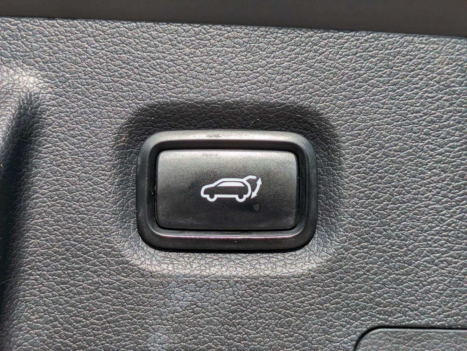 Used 2022 Hyundai Santa Fe XRT FWD image 11