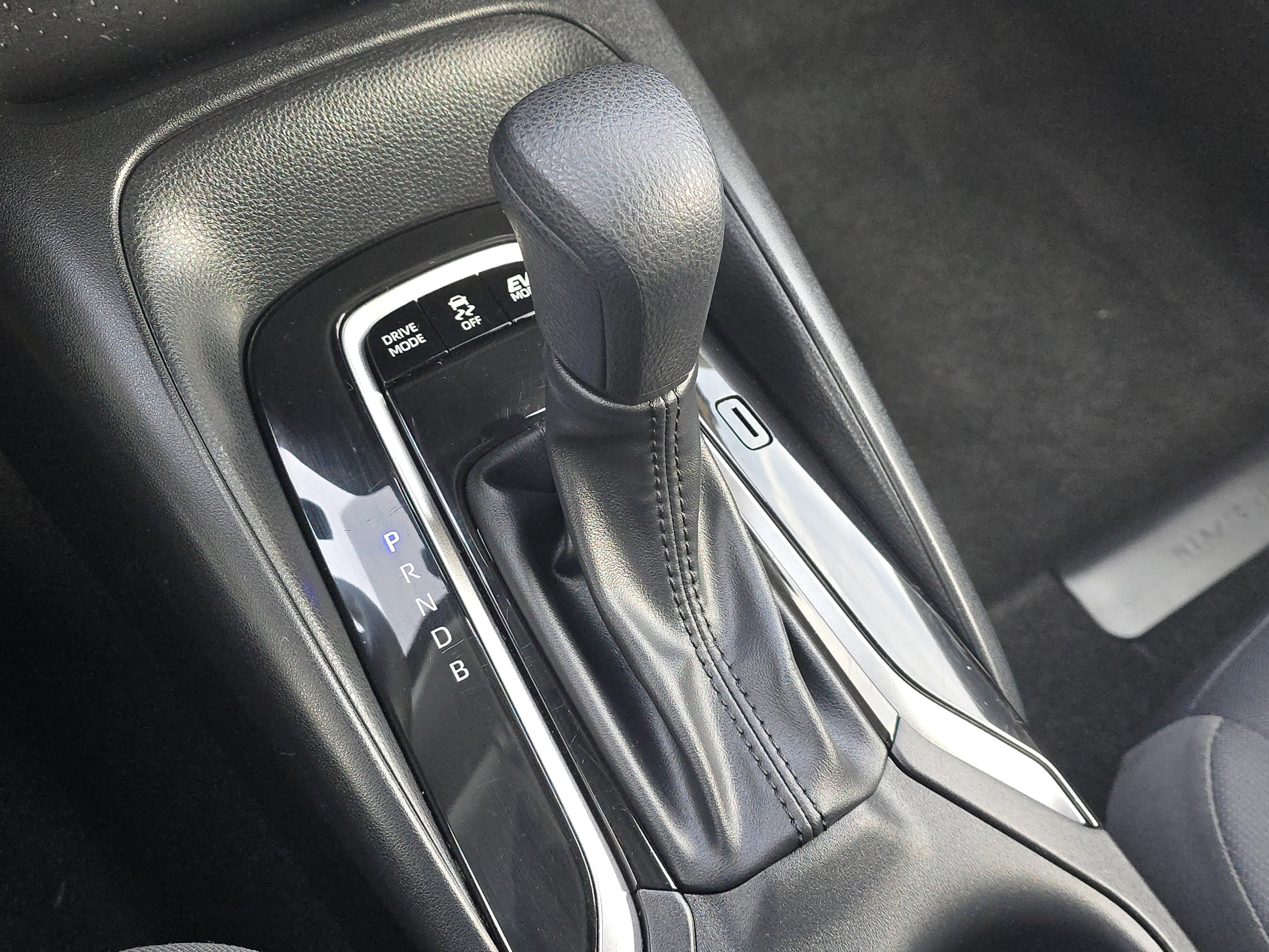 Used 2024 Toyota Corolla LE image 22