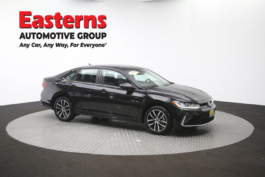 Used 2025 Volkswagen Jetta SE FWD image 48