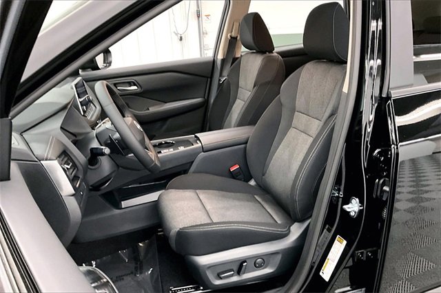 New 2025 Nissan Rogue SV image 9