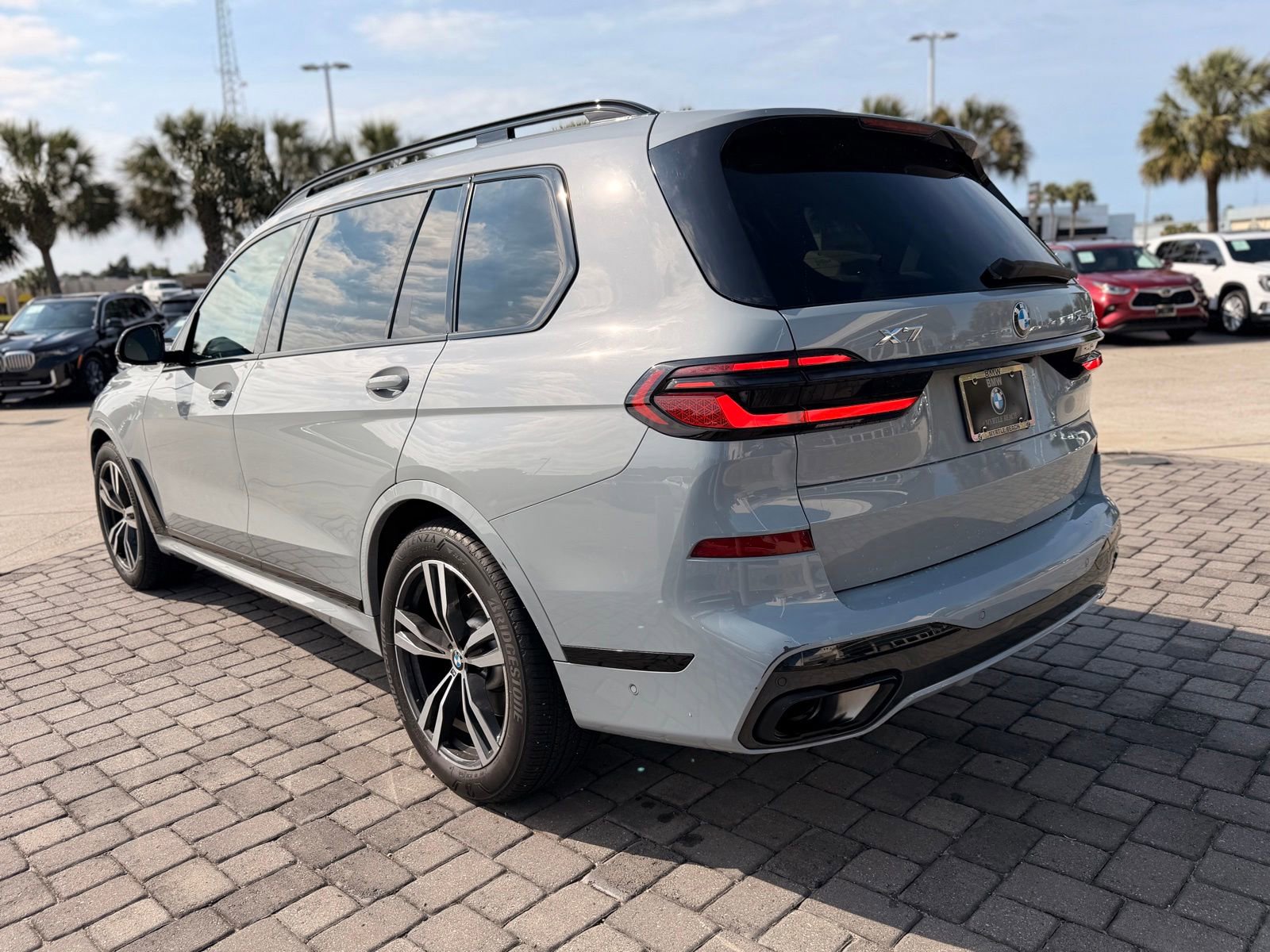 Used 2024 BMW X7 xDrive40i w/ Executive Package AWD/4WD image 11