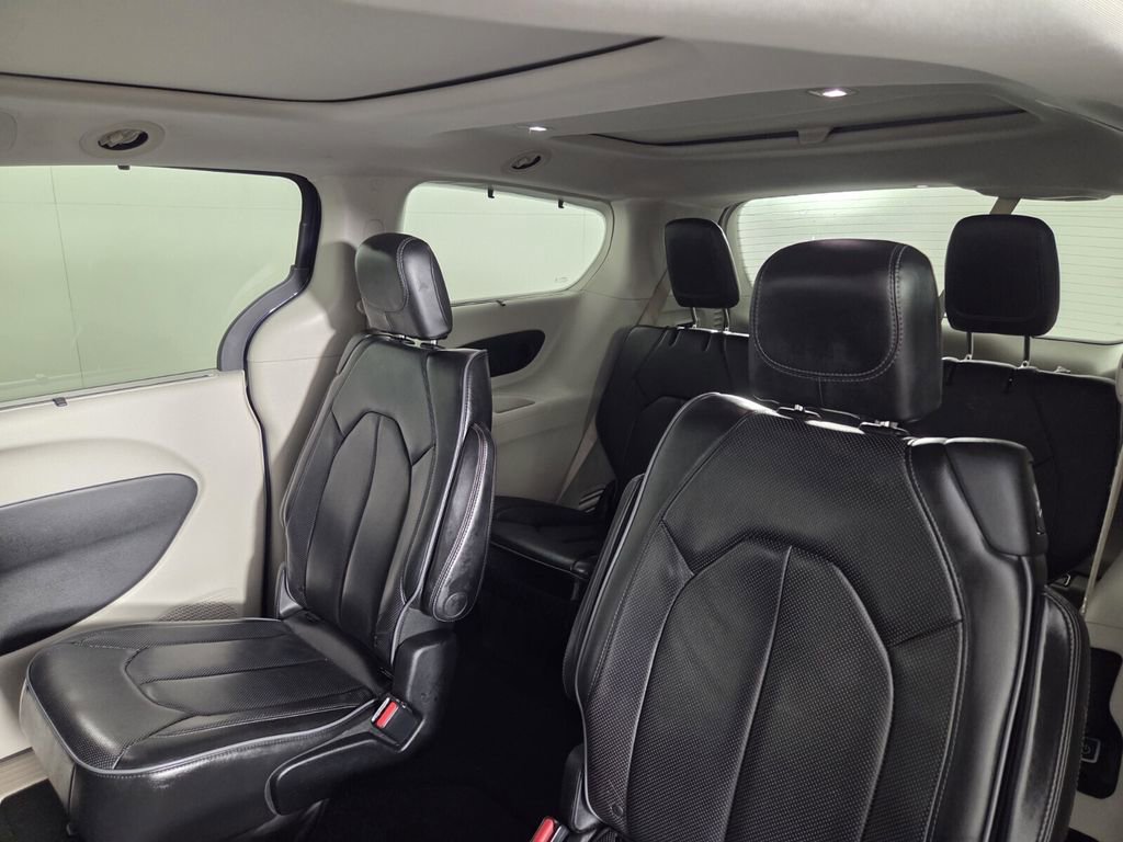 Certified 2018 Chrysler Pacifica Limited w/ Advanced Safetytec Group image 24