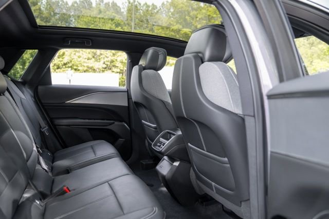 Used 2024 Cadillac Lyriq Tech RWD image 45
