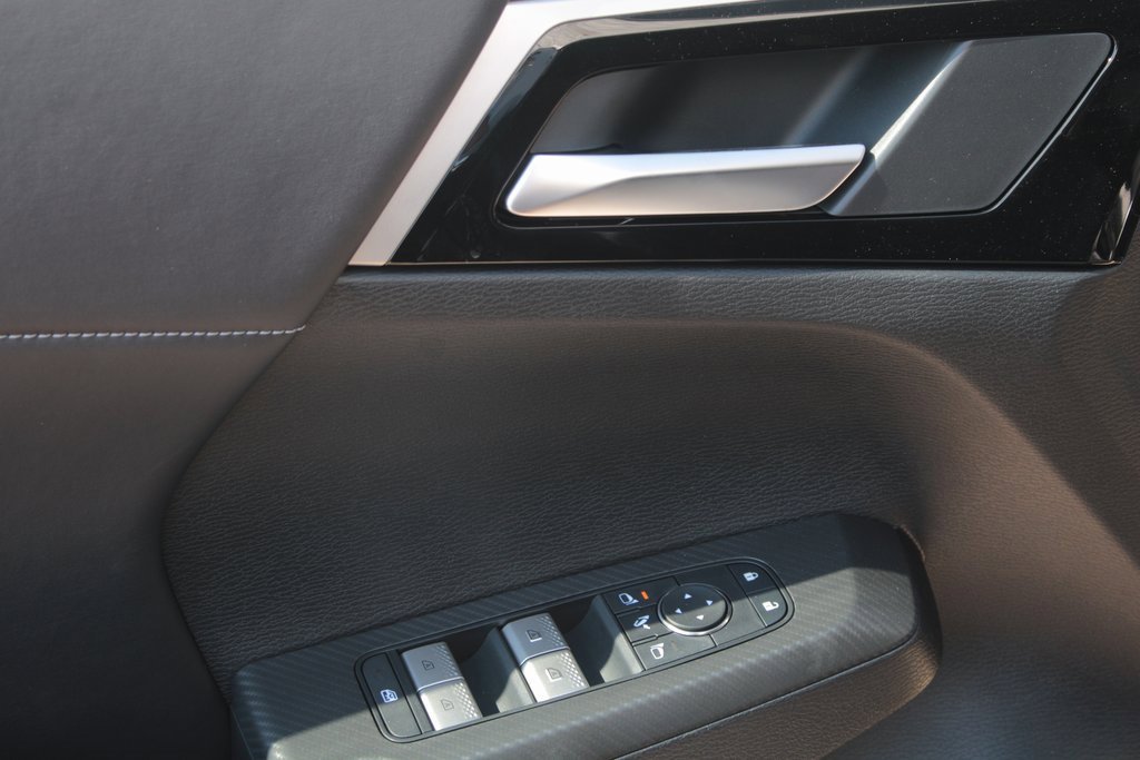 New 2025 Mitsubishi Outlander SE image 14