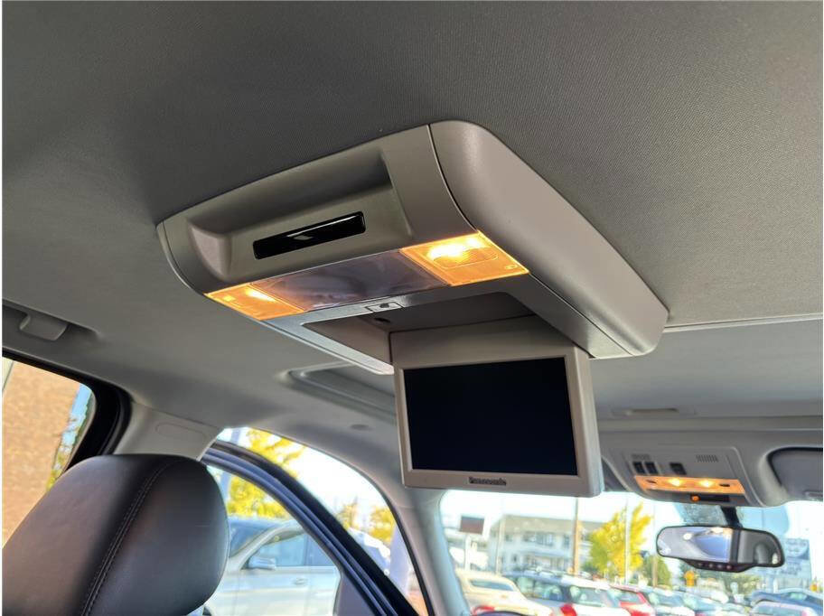 Used 2011 Chevrolet Tahoe LTZ image 18