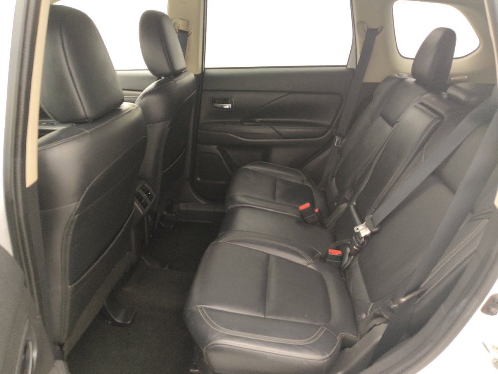 Used 2020 Mitsubishi Outlander SEL AWD/4WD image 18