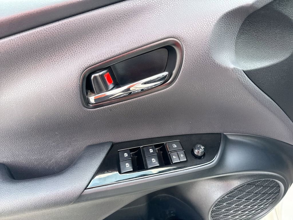 Certified 2018 Toyota Prius Prime Premium FWD image 15