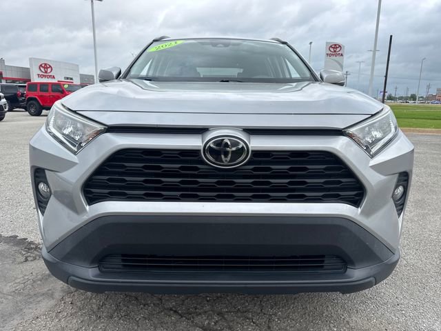 Used 2021 Toyota RAV4 XLE w/ Convenience Package FWD image 11
