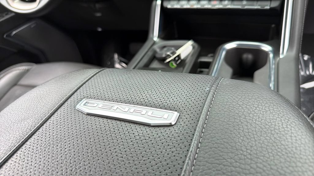 Used 2024 GMC Sierra 2500 Denali AWD/4WD image 39