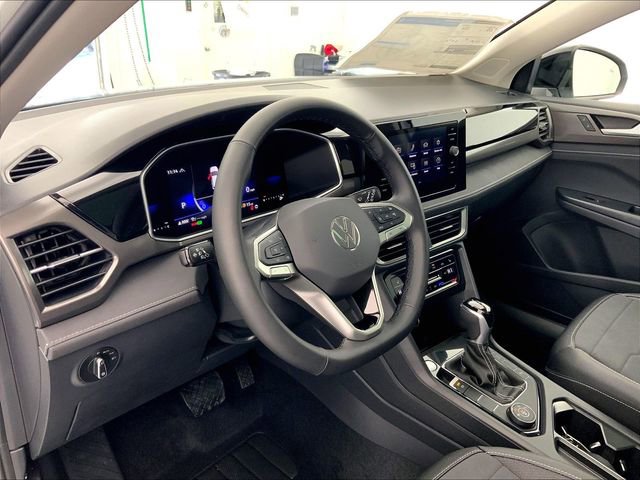 New 2026 Volkswagen Taos SE image 7