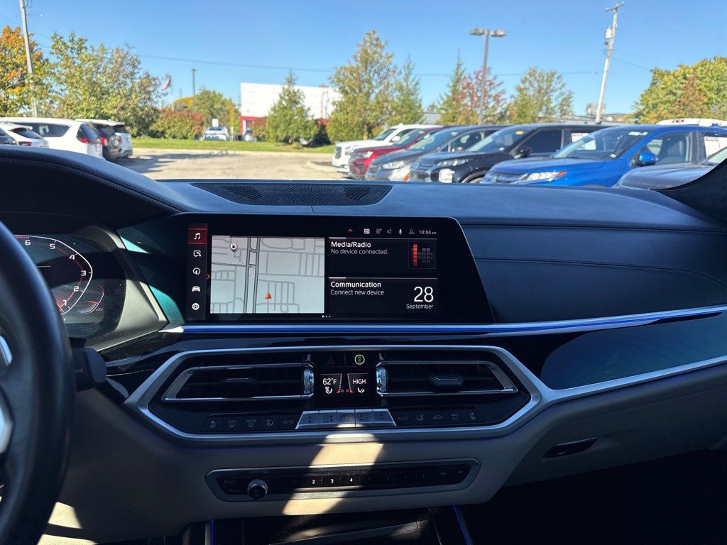 Used 2022 BMW X7 M50i w/ Dynamic Handling Package AWD/4WD image 12
