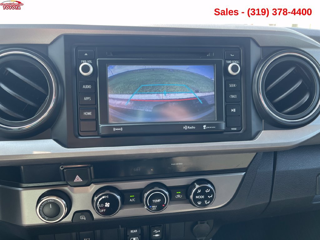 Used 2018 Toyota Tacoma SR5 w/ Four Season Floor Mat Package AWD/4WD image 19