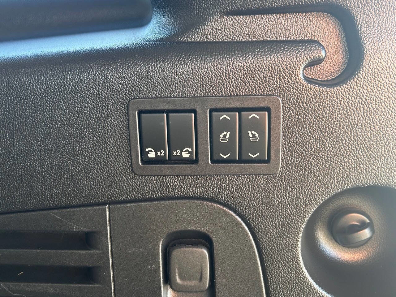 Used 2019 GMC Yukon XL SLT image 13