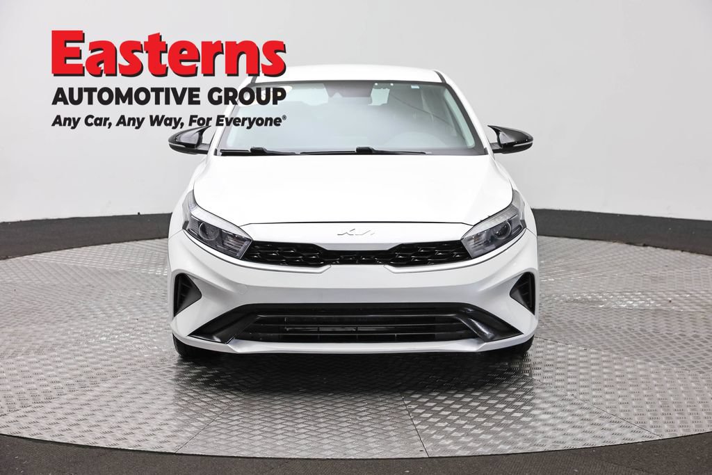 Used 2022 Kia Forte LXS FWD image 2