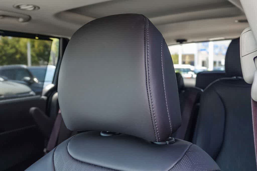 Certified 2025 Kia Carnival SX w/ SX Dark Edition Package FWD image 24