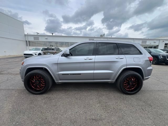 Used 2019 Jeep Grand Cherokee Altitude AWD/4WD image 8