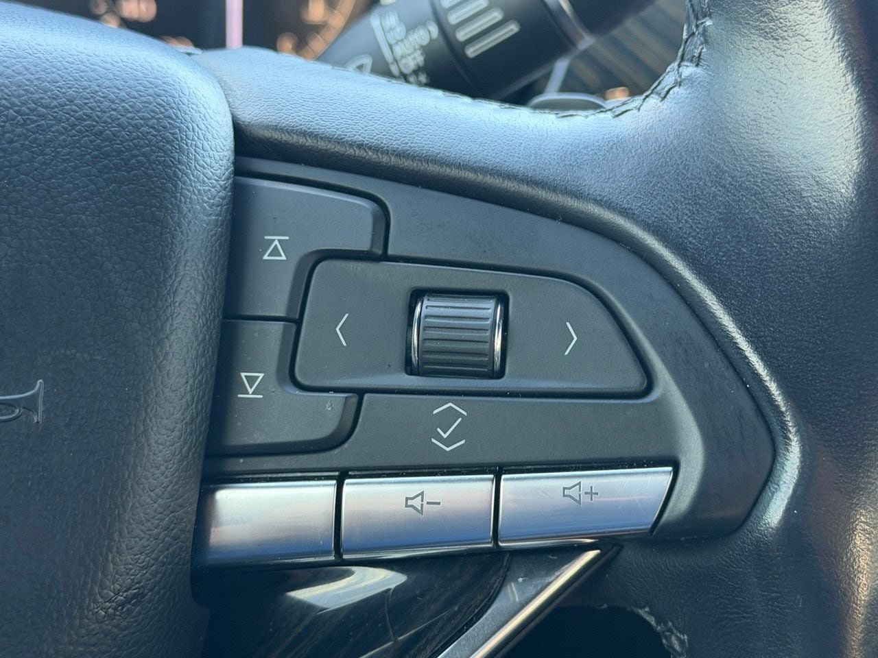 Used 2022 Cadillac XT6 Premium Luxury FWD image 18