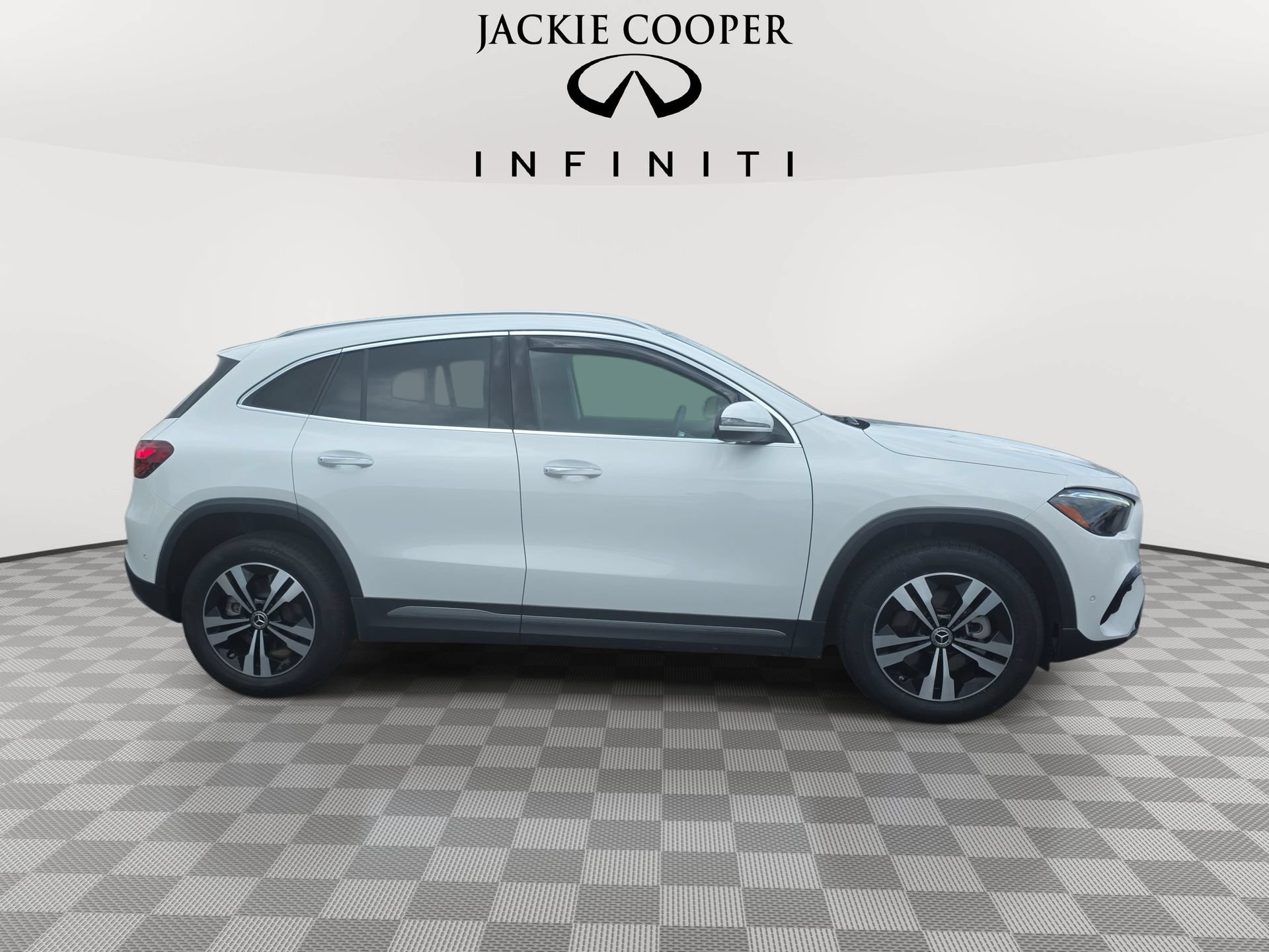 Used 2025 Mercedes-Benz GLA 250 image 4