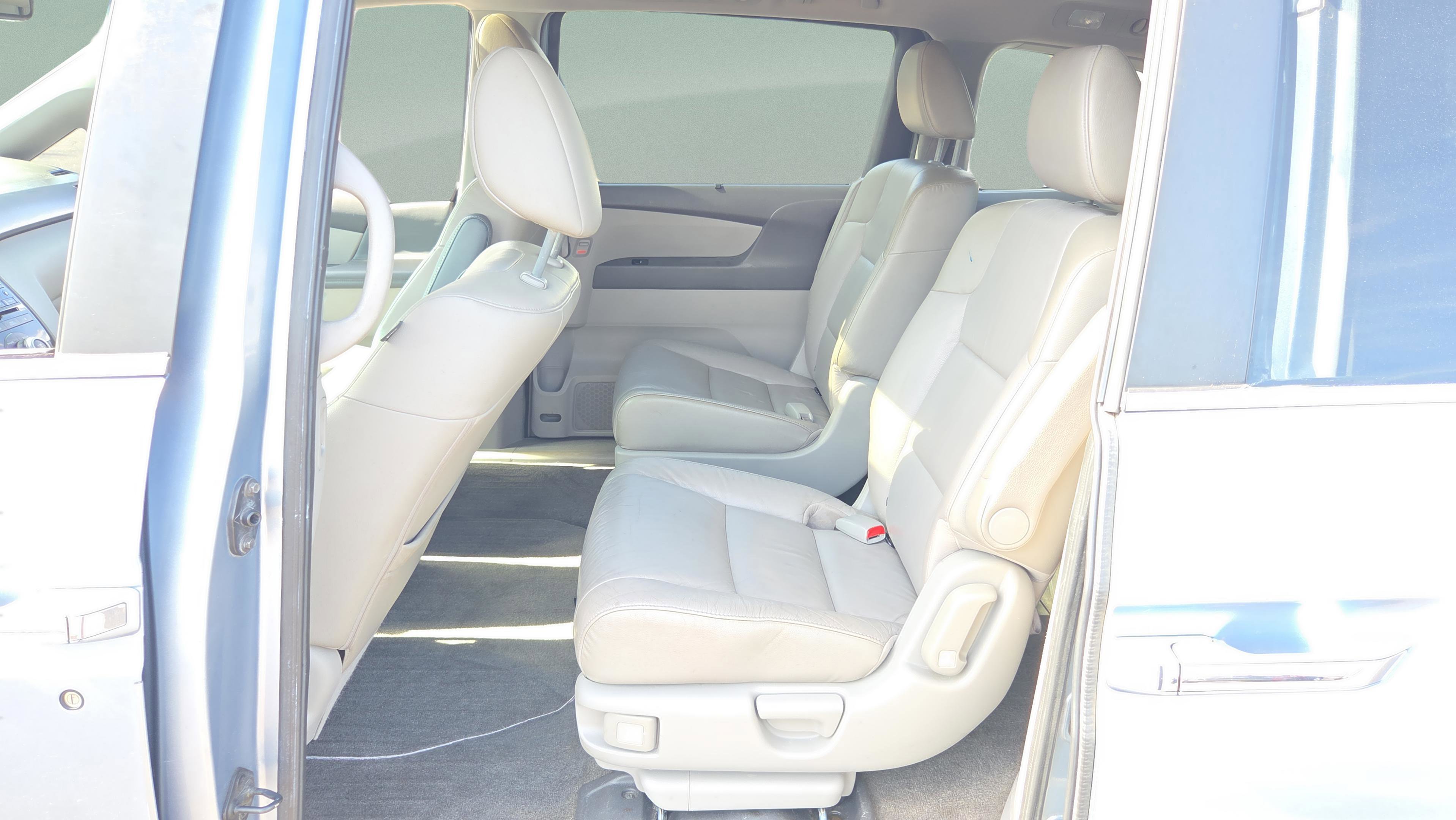 Used 2011 Honda Odyssey EX-L image 12