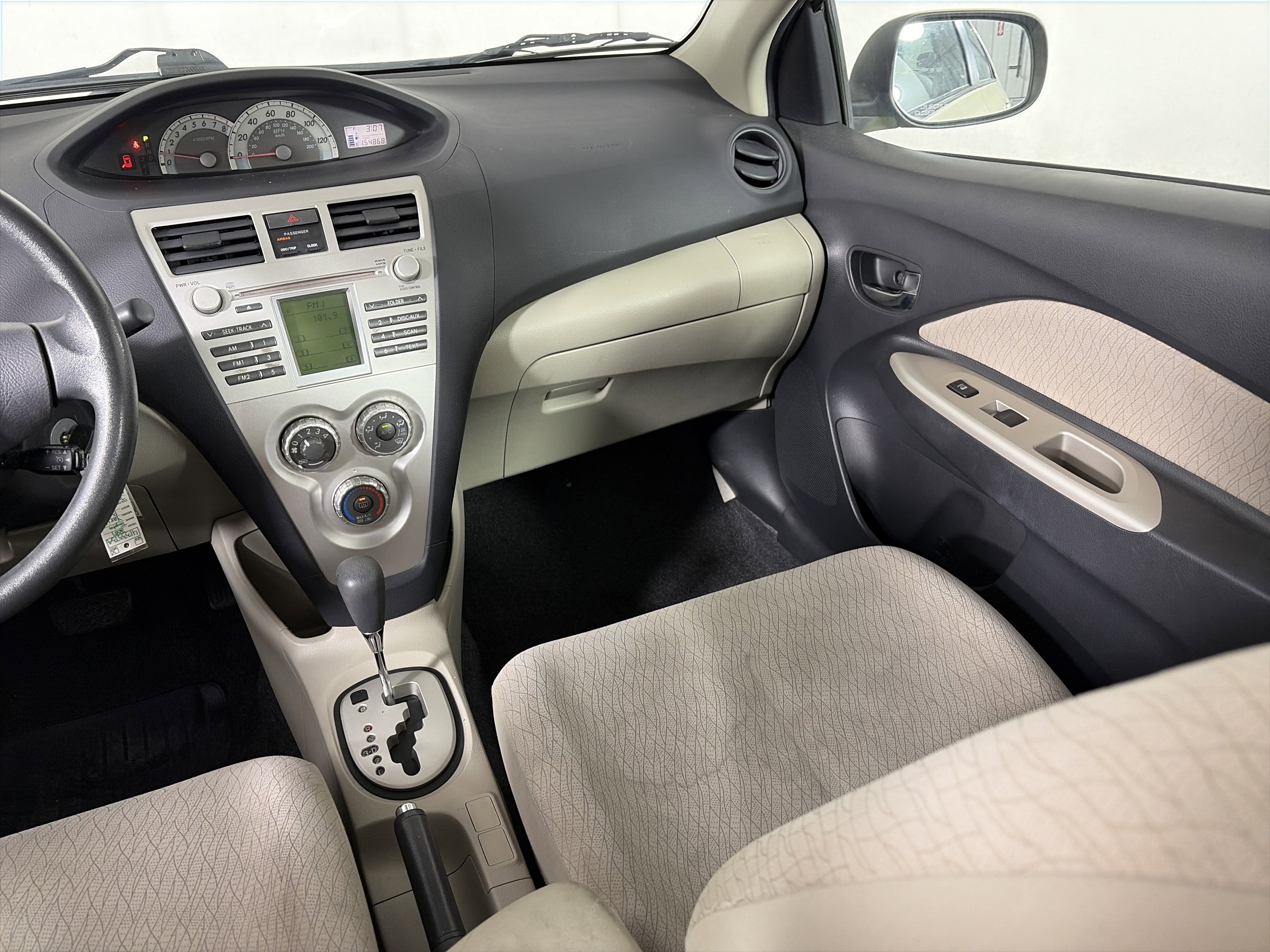 Used 2007 Toyota Yaris Sedan image 38