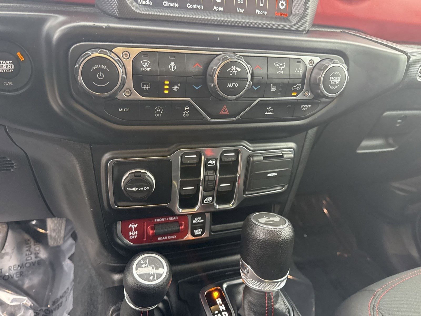 Used 2022 Jeep Wrangler Unlimited Rubicon w/ Xtreme Recon 35" Tire Package image 19