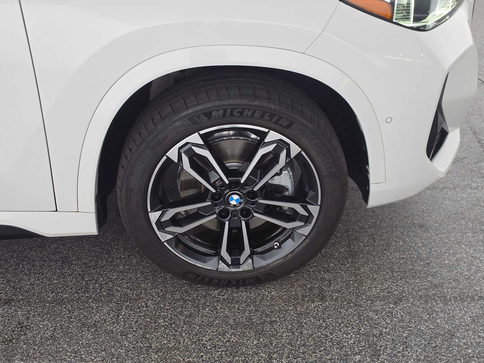 Used 2023 BMW X1 xDrive28i w/ M Sport Package AWD/4WD image 9