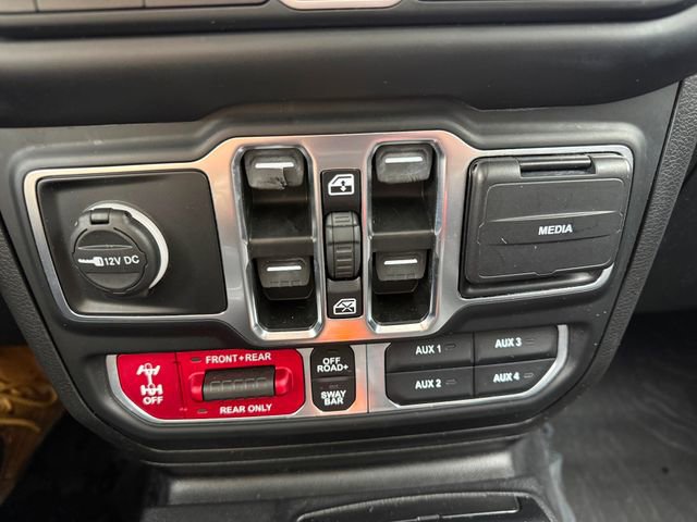 Used 2023 Jeep Gladiator Rubicon w/ Cold Weather Group image 9