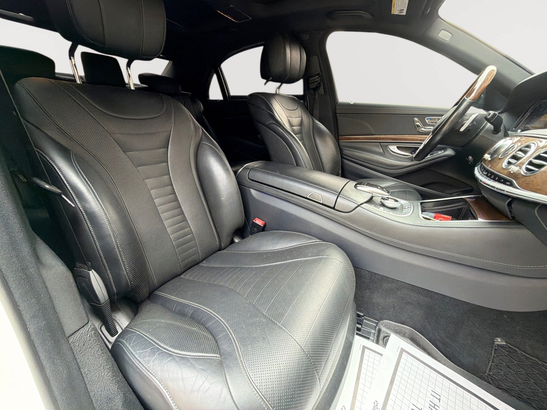 Used 2016 Mercedes-Benz S 550 4MATIC Sedan w/ Premium Package image 28