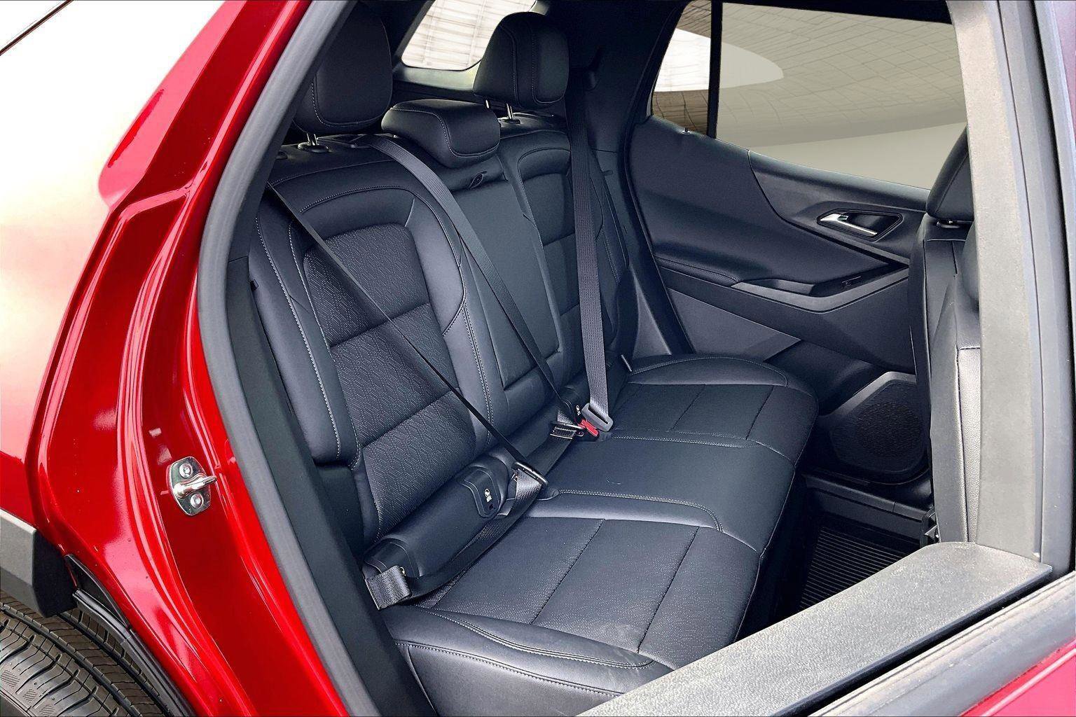 New 2026 Chevrolet Equinox LT w/ Convenience Package II AWD/4WD image 11