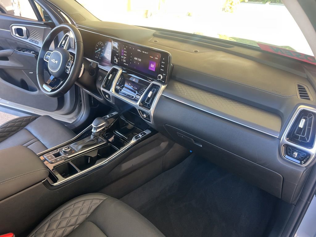 Certified 2023 Kia Sorento SX image 23