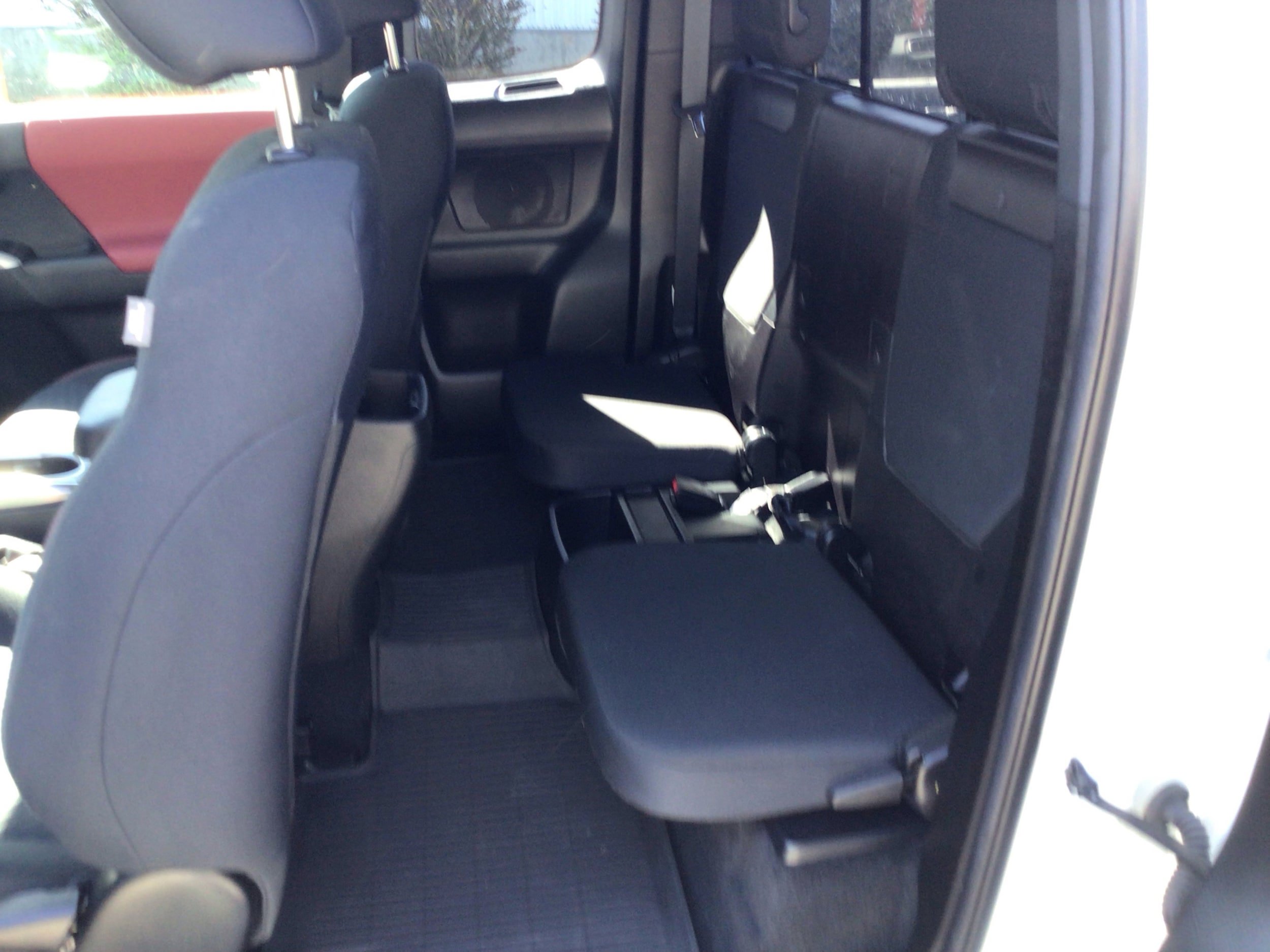 Used 2023 Toyota Tacoma SR5 RWD image 12