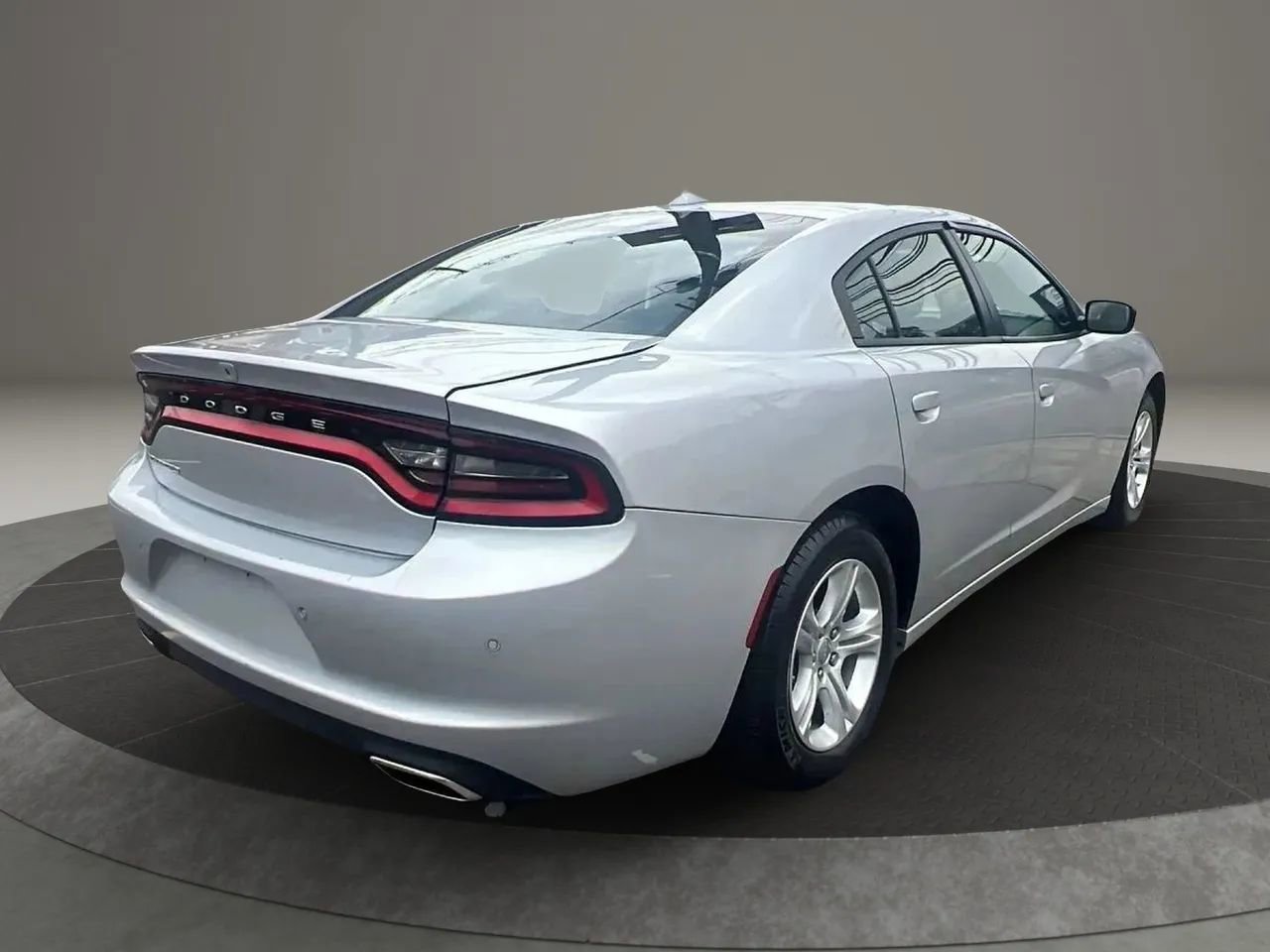 Used 2023 Dodge Charger SXT RWD image 5