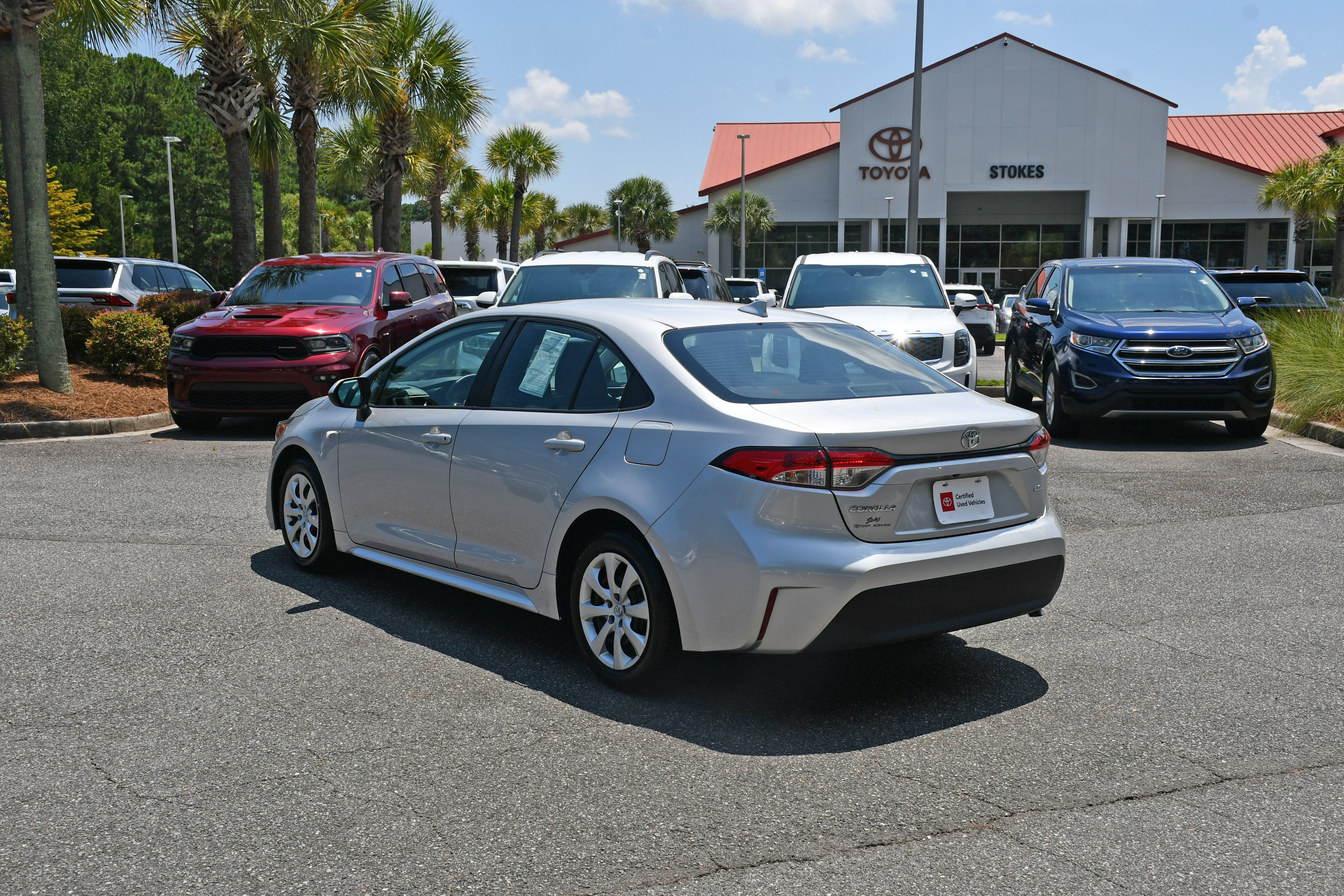 Certified 2025 Toyota Corolla LE FWD image 3