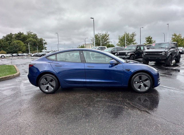 Used 2023 Tesla Model 3 Standard Range RWD image 12