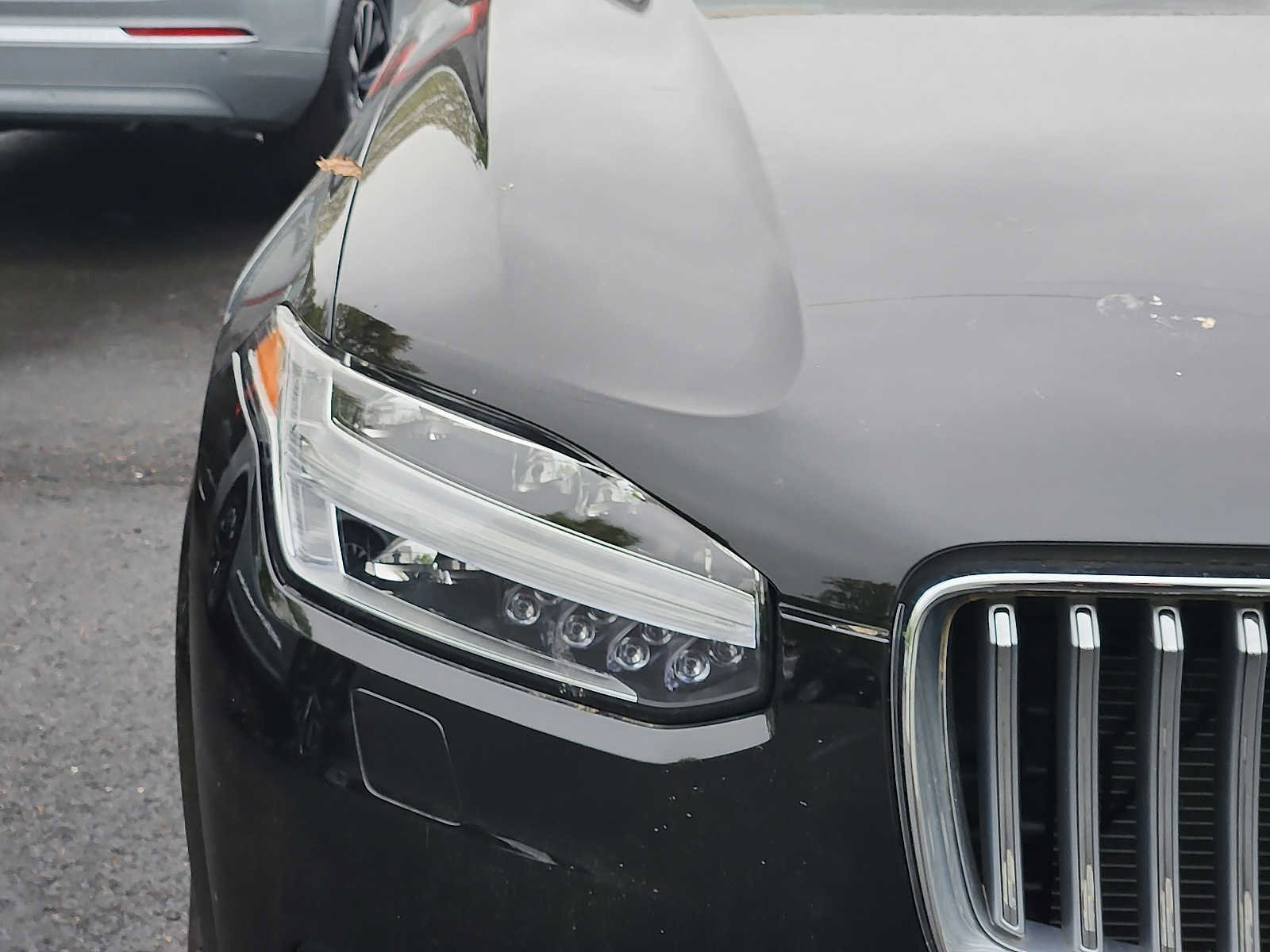 Used 2024 Volvo XC90 B6 Ultimate w/ Protection Package Premier AWD/4WD image 3