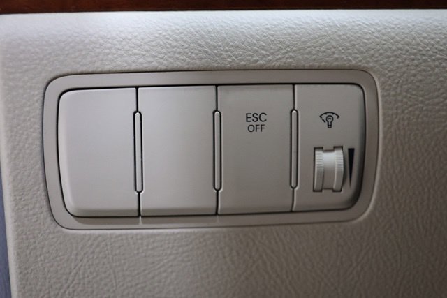 Used 2013 Hyundai Genesis 3.8 RWD image 19