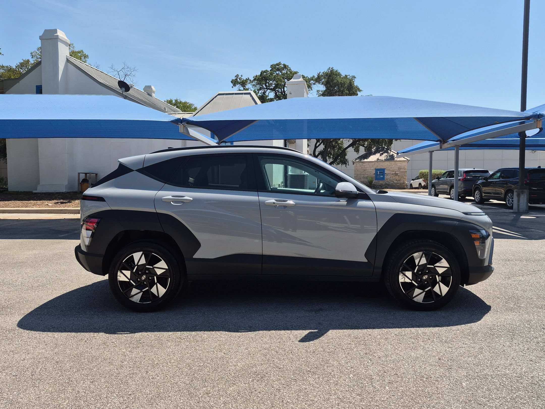 Used 2024 Hyundai Kona SEL AWD/4WD image 2