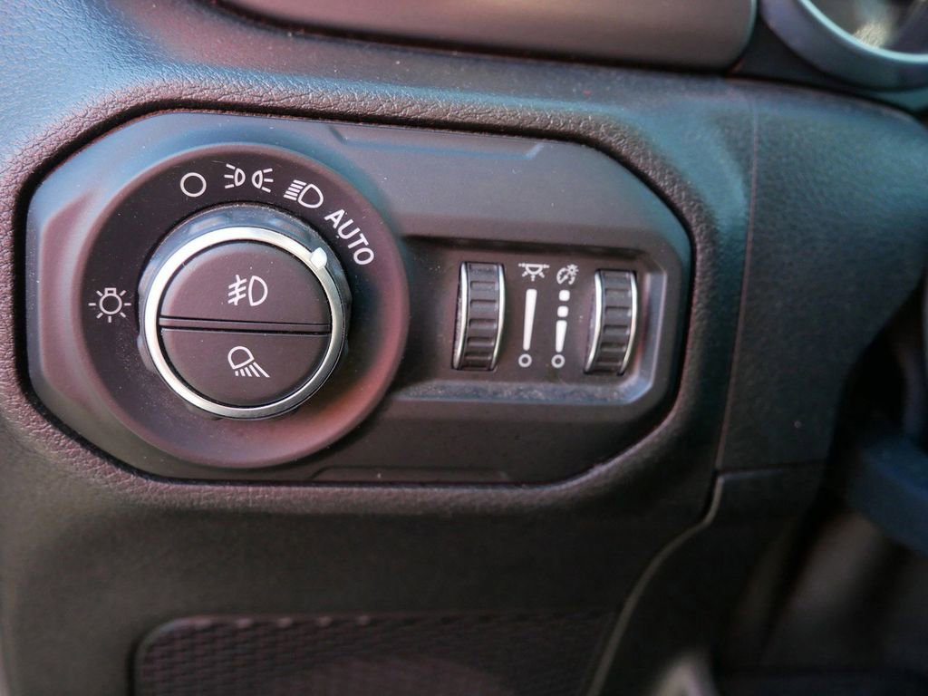 Used 2021 Jeep Gladiator Sport image 20