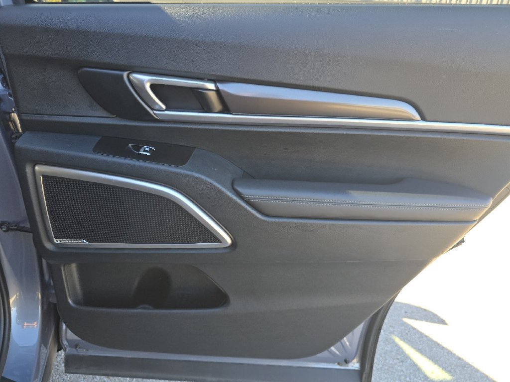 Used 2024 Kia Telluride LX FWD image 21