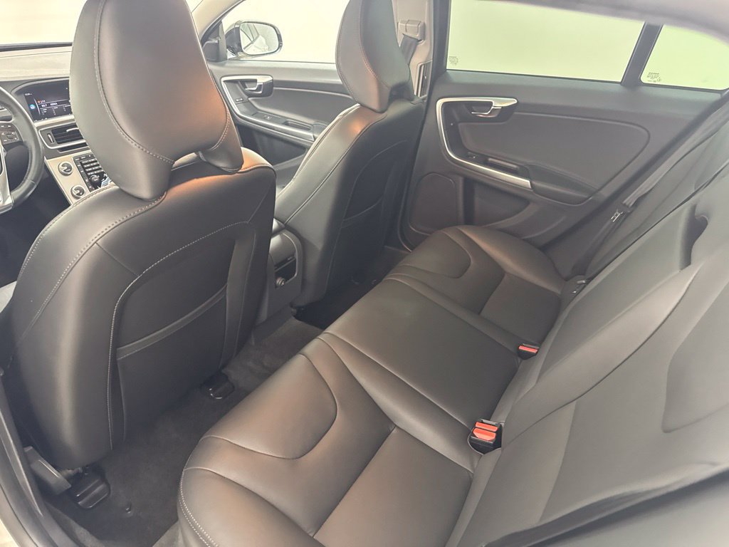 Used 2018 Volvo V60 T5 Cross Country w/ Convenience Package AWD/4WD image 21