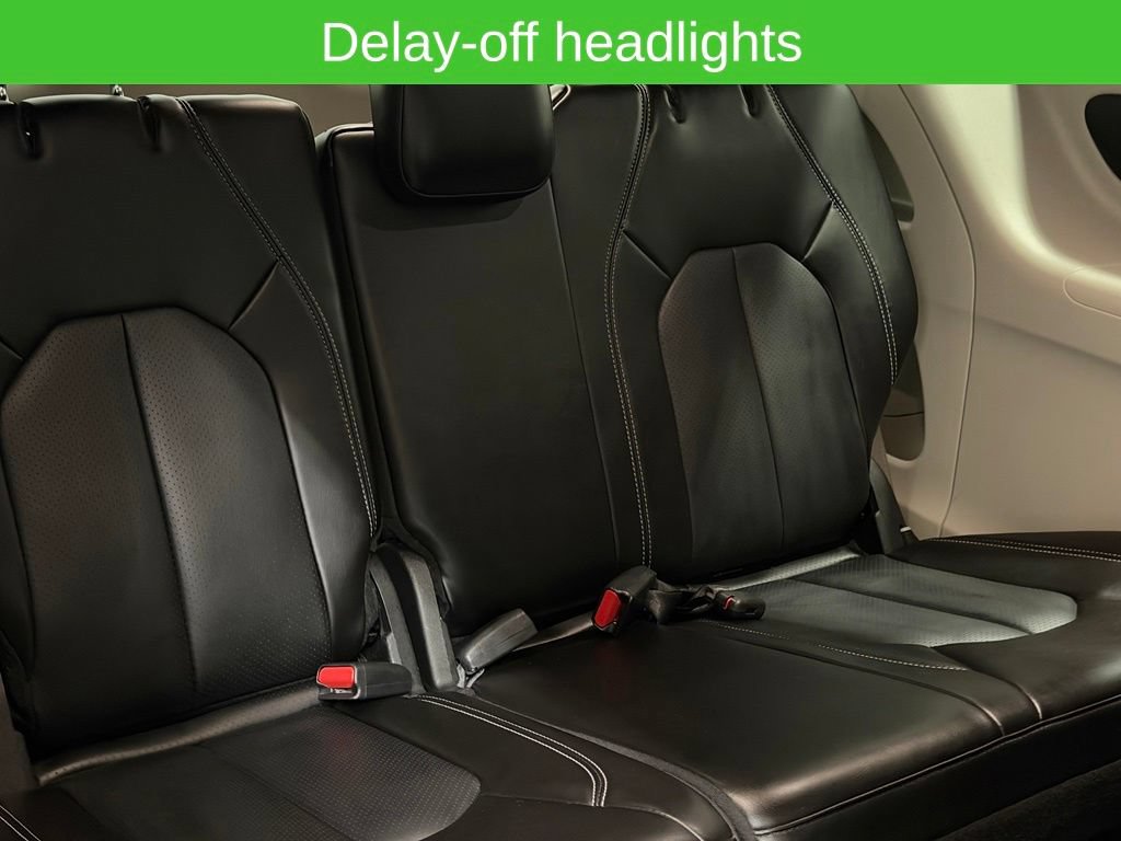 Used 2023 Chrysler Pacifica Touring-L FWD image 22