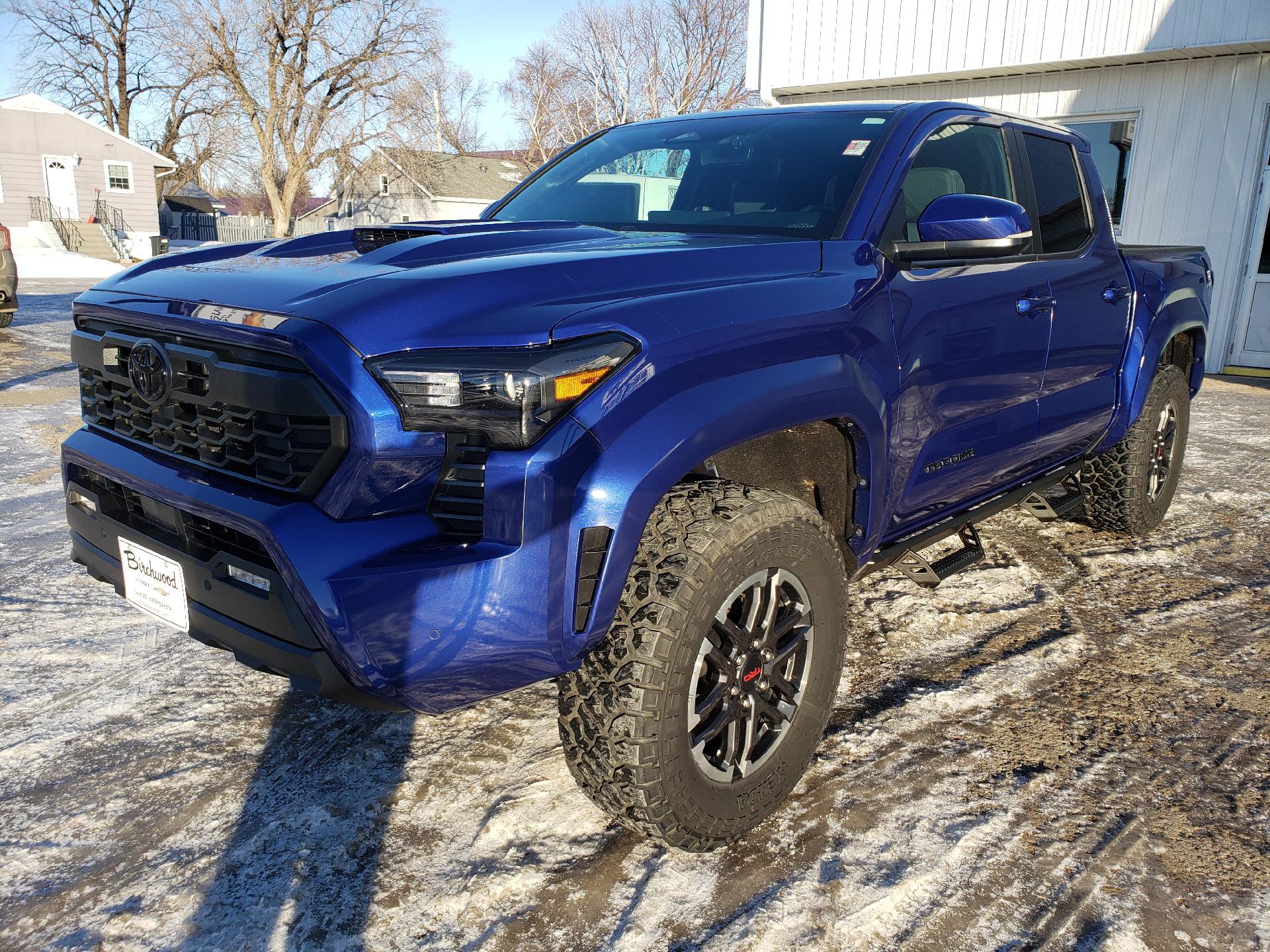 Used 2025 Toyota Tacoma TRD Sport w/ TRD Sport Upgrade Package image 1