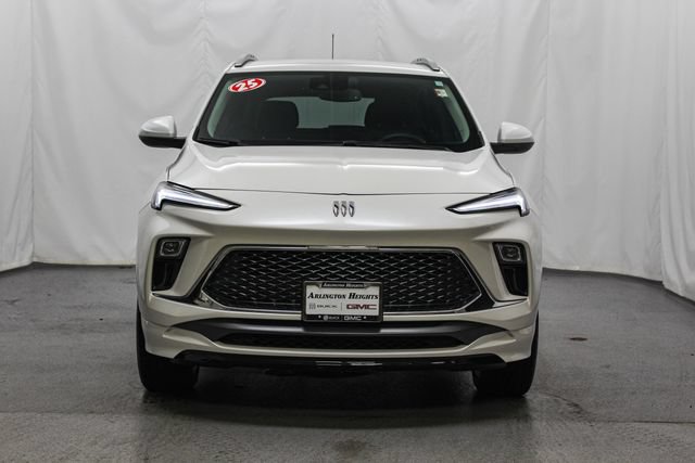 Used 2025 Buick Encore GX Avenir w/ Avenir Convenience Package AWD/4WD image 4